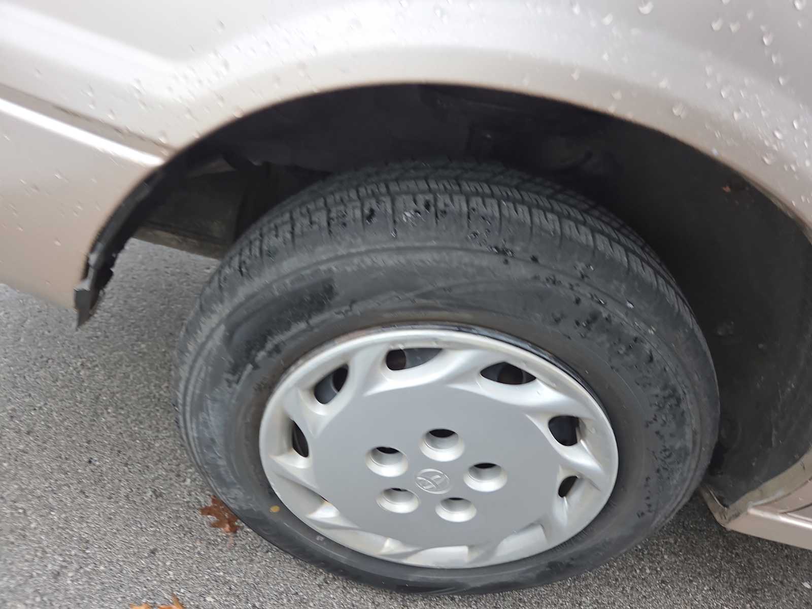 Used 1997 Toyota Camry LE with VIN 4T1BG22K4VU806109 for sale in Knoxville, TN