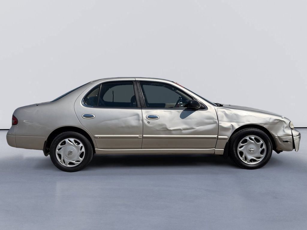 Used 1997 Nissan Altima XE Sedan