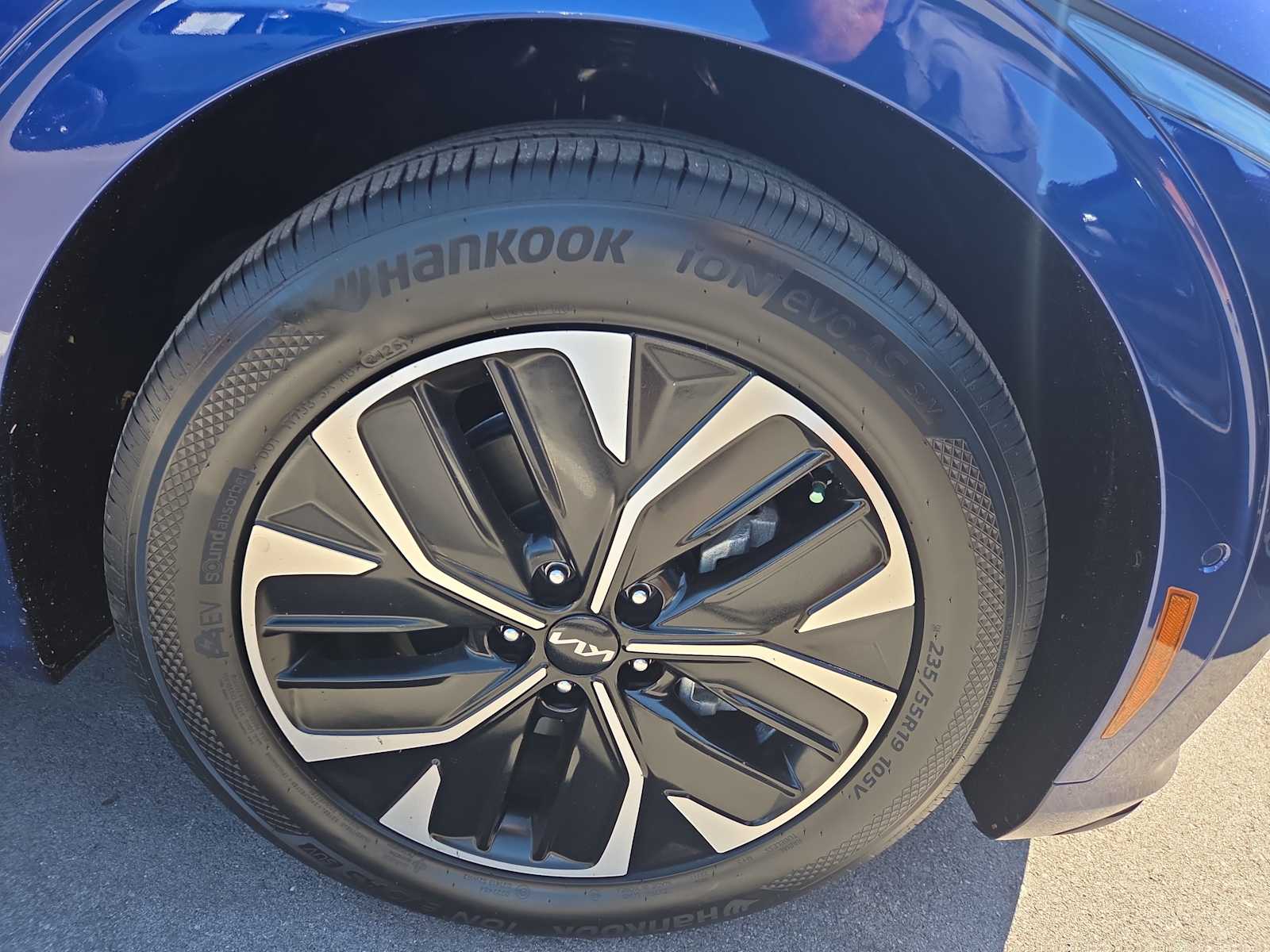 2022 Kia EV6 GT-Line photo 2