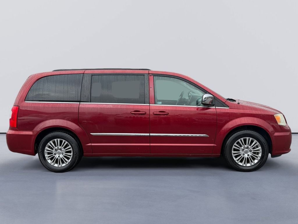 Used 2013 Chrysler Town & Country Touring-L with VIN 2C4RC1CG9DR585038 for sale in Knoxville, TN