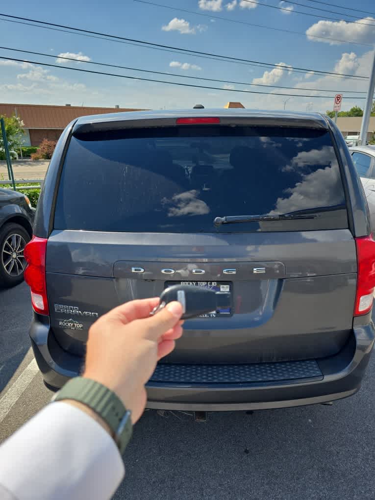 2016 Dodge Grand Caravan SXT Plus photo 3