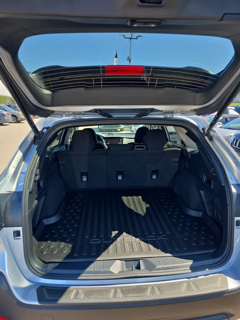 2025 Subaru Outback Premium photo 4