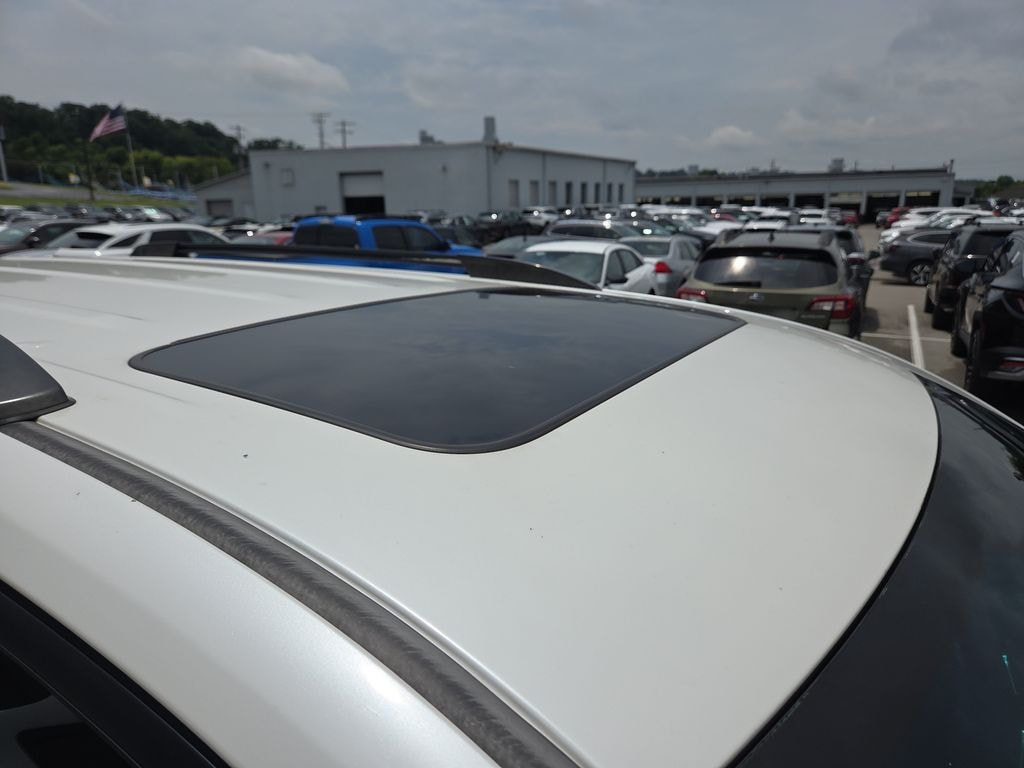 Used 2010 Toyota Highlander SE SUV