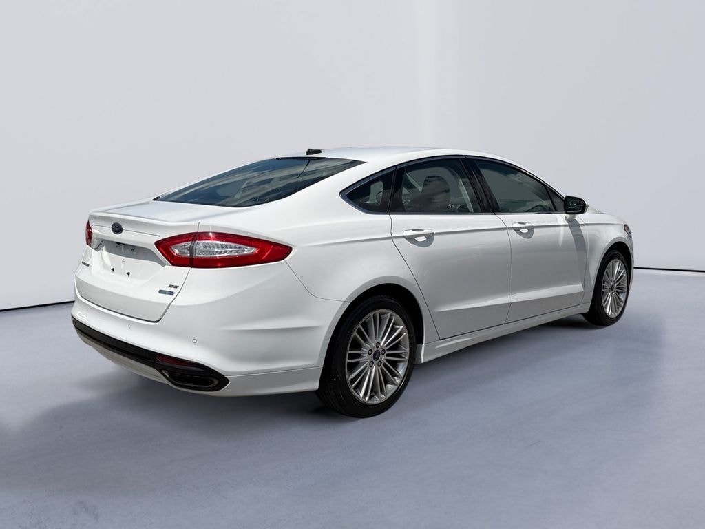 Used 2016 Ford Fusion SE Sedan