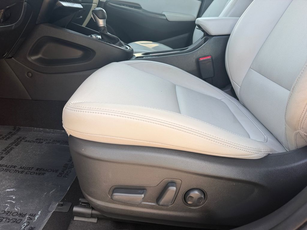 2023 Hyundai Kona Limited - Photo 11