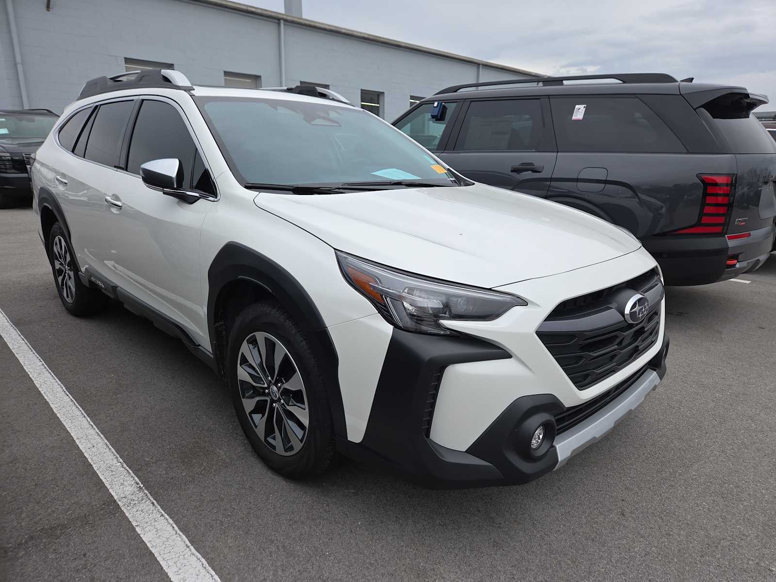 2024 Subaru Outback Touring's photo