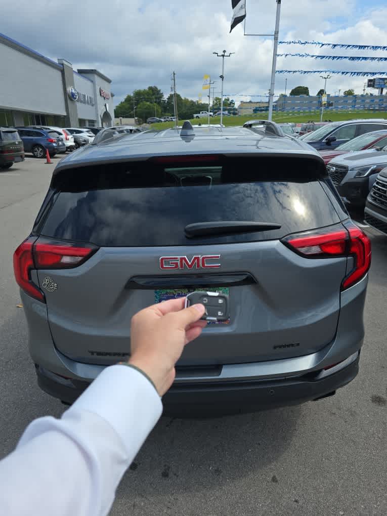 2020 Gmc Terrain SLT photo 2