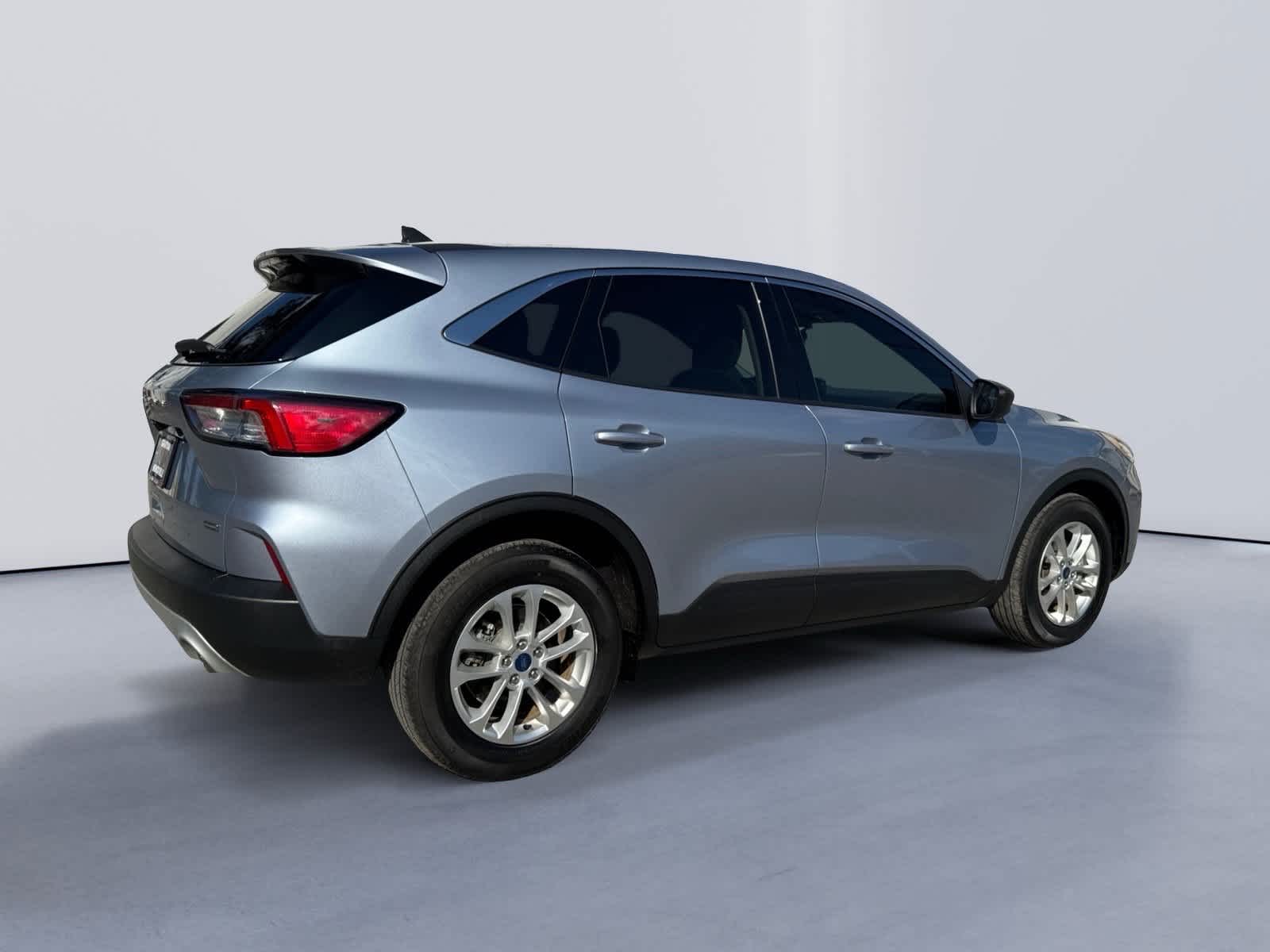 2022 Ford Escape SE Hybrid photo 3