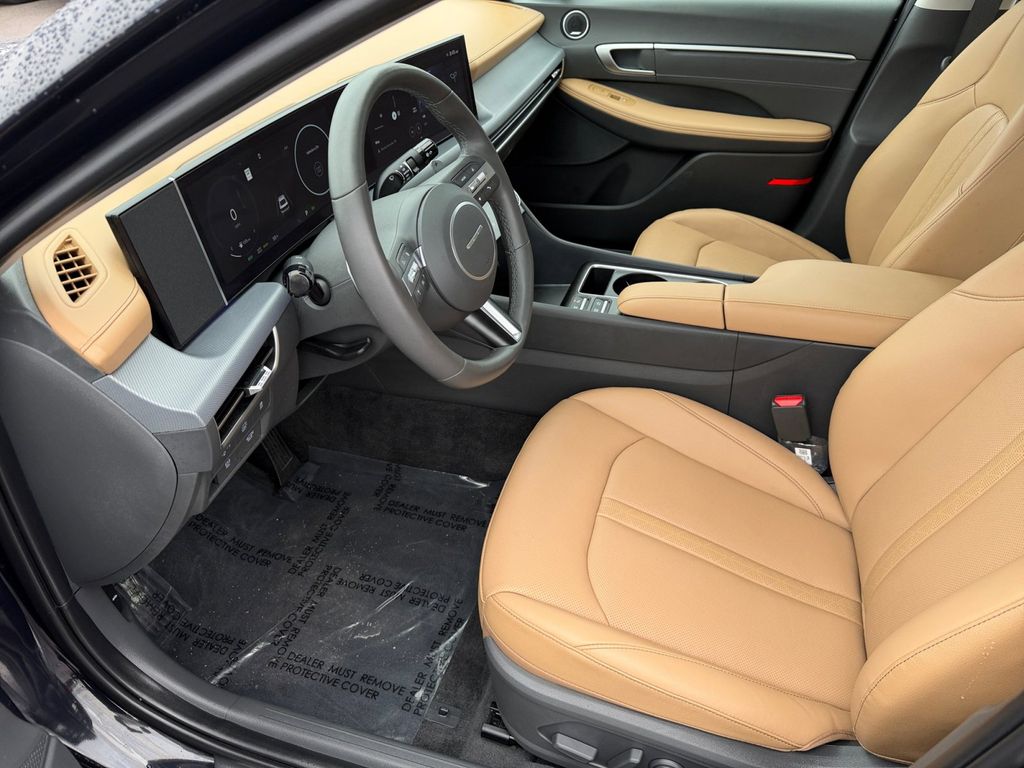 2025 Hyundai Sonata Hybrid Limited - Photo 10