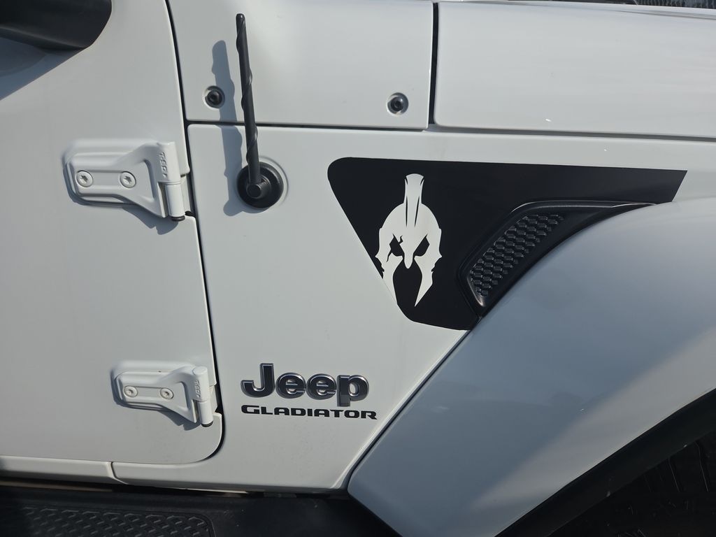 Used 2020 Jeep Gladiator Overland Truck Crew Cab