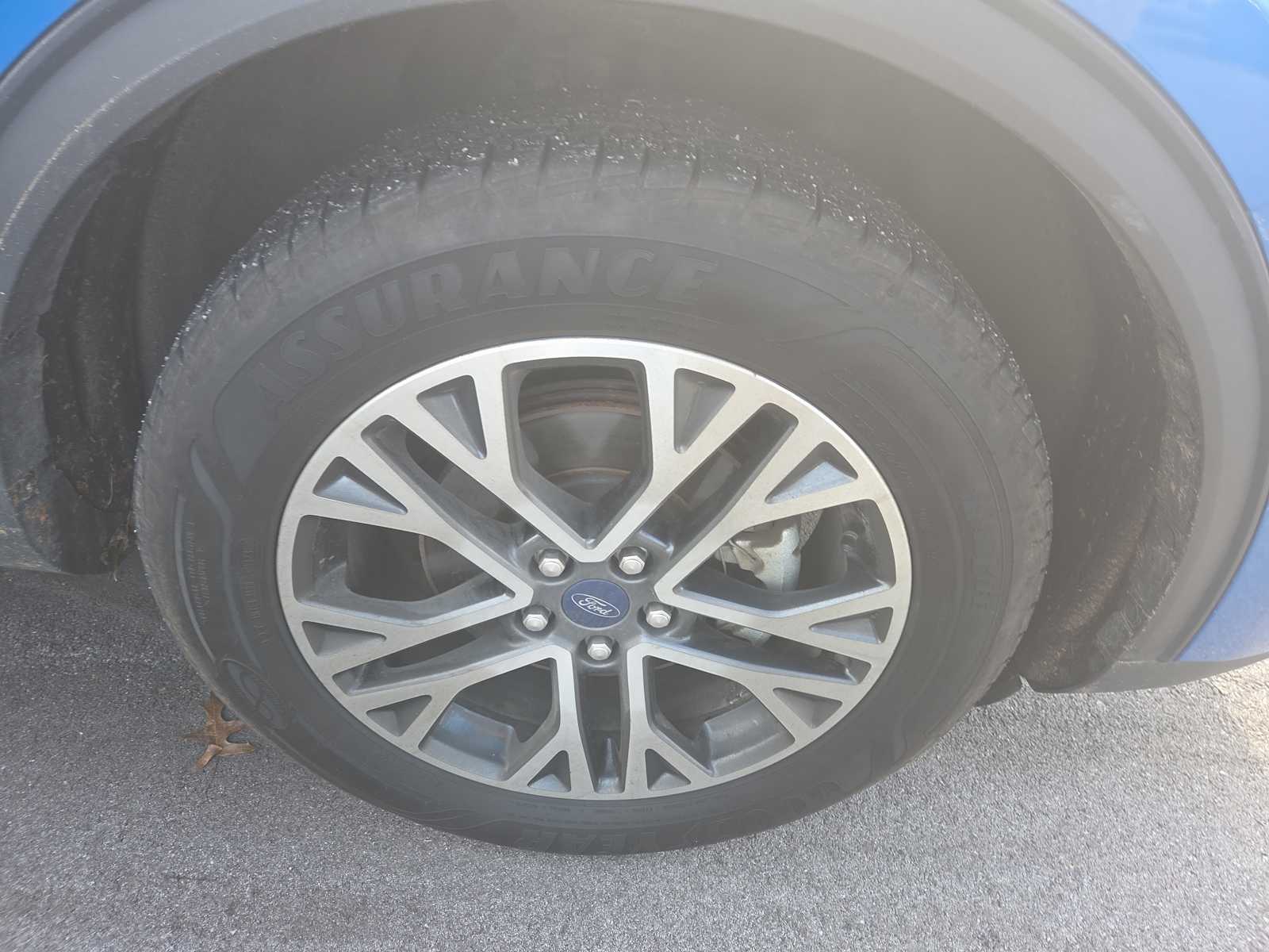 2020 Ford Escape SEL photo 2