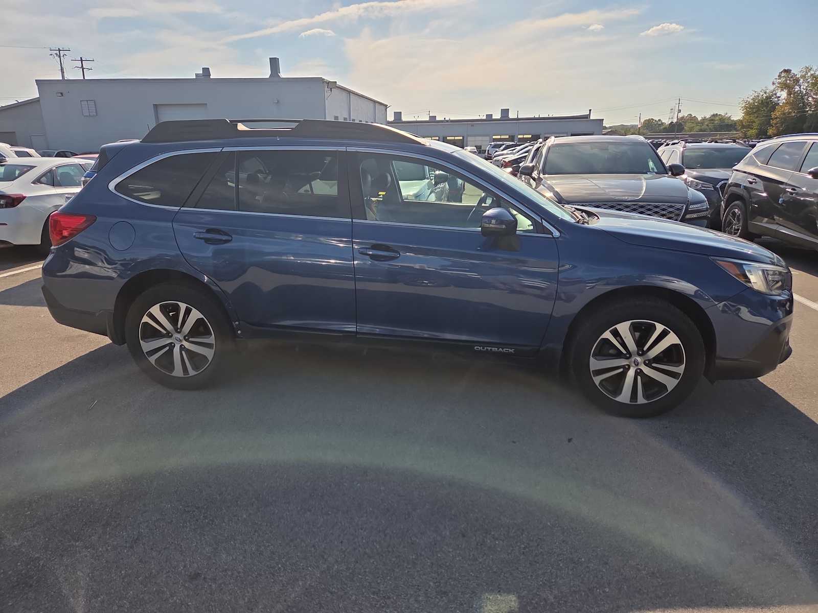 2019 Subaru Outback Limited photo 4