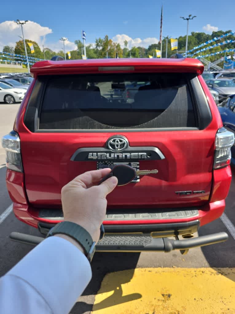 2017 Toyota 4Runner TRD Pro photo 3