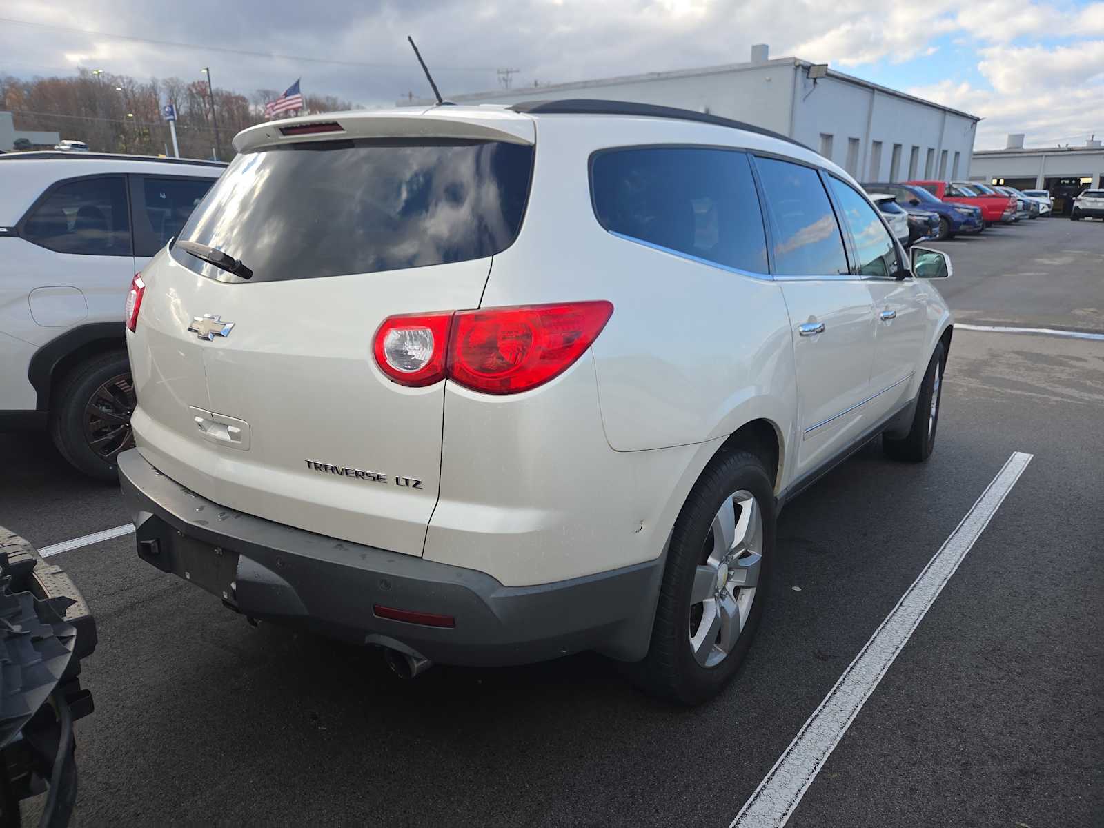 2012 Chevrolet Traverse LTZ photo 4