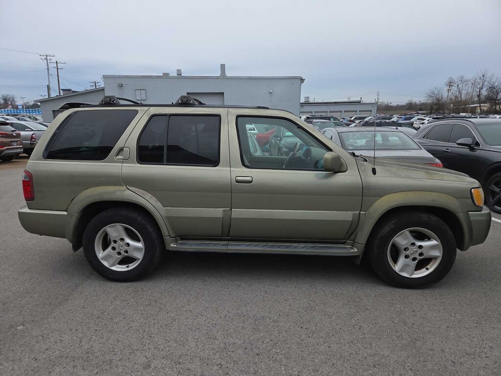 Used 2001 INFINITI QX4 Luxury SUV