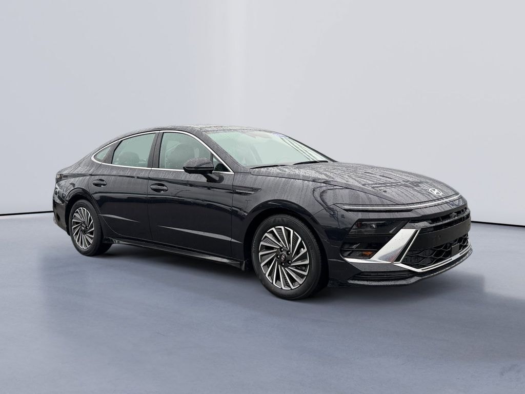 Used 2025 Hyundai Sonata Hybrid Limited Sedan