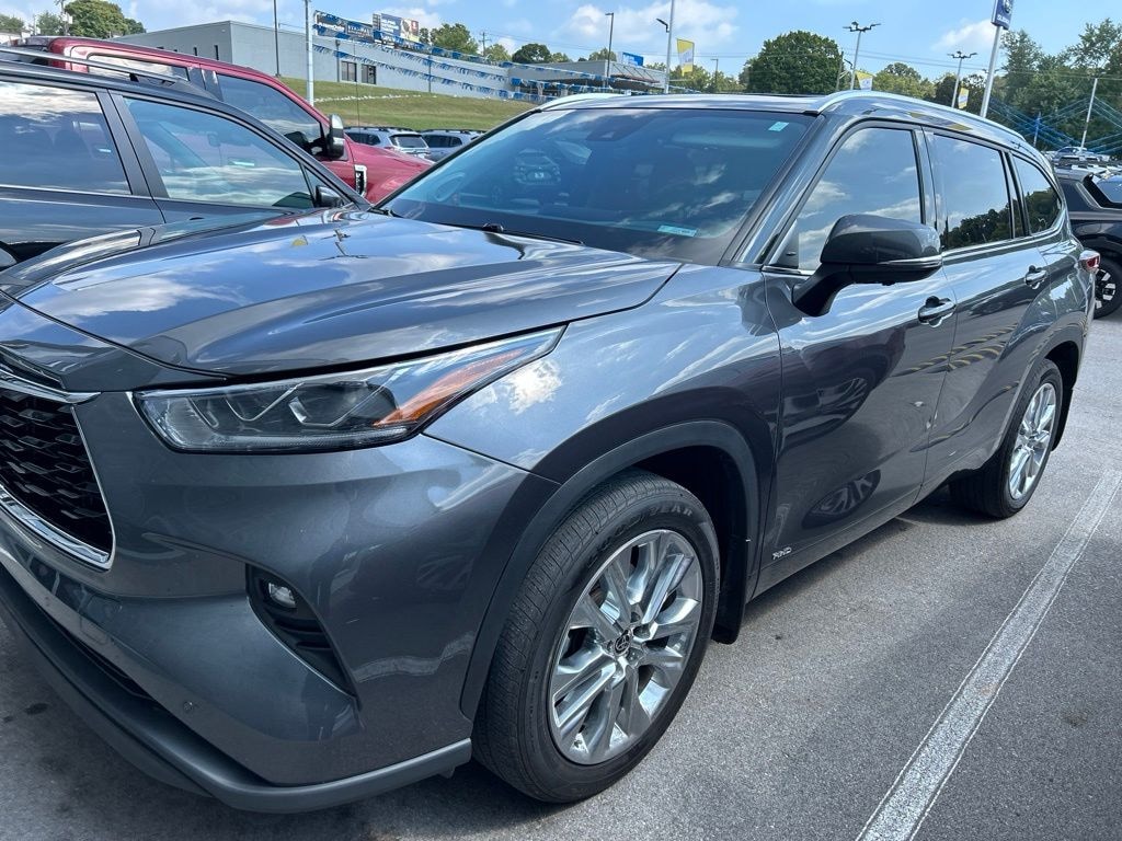 Used 2023 Toyota Highlander Hybrid Limited SUV