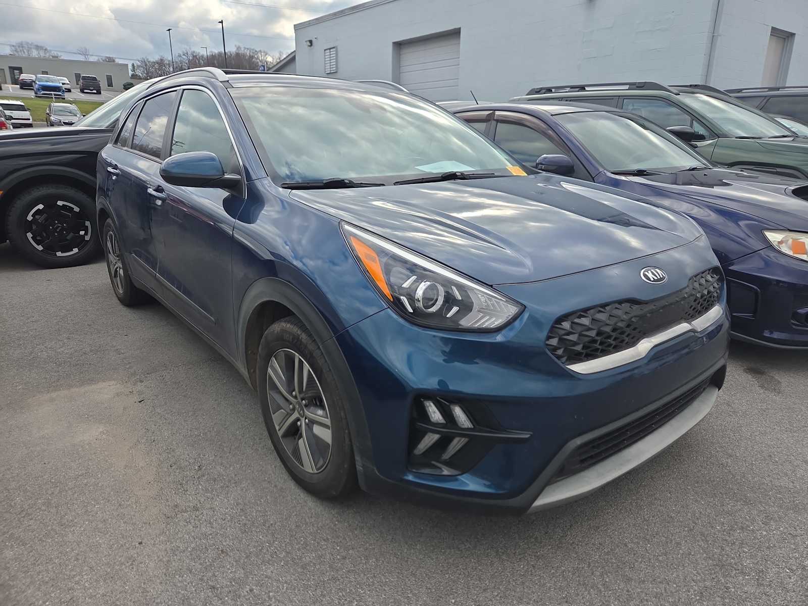 2020 Kia Niro LXS's photo