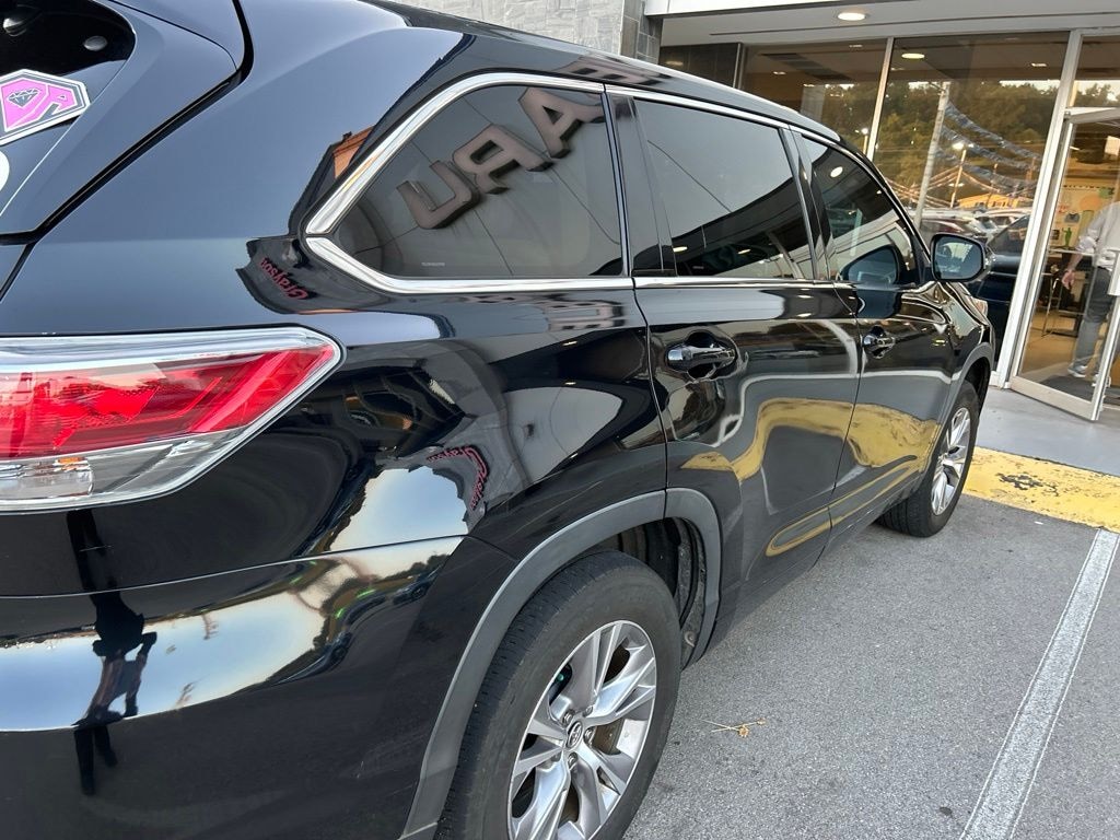 Used 2016 Toyota Highlander LE V6 SUV