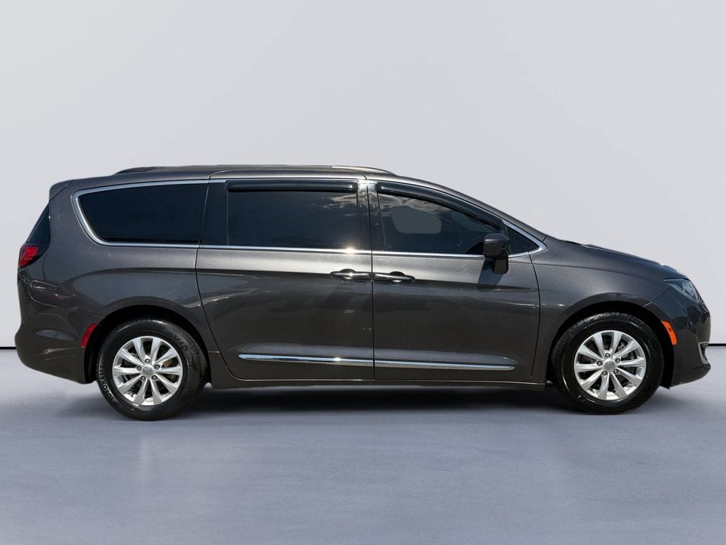Used 2017 Chrysler Pacifica Touring L Van