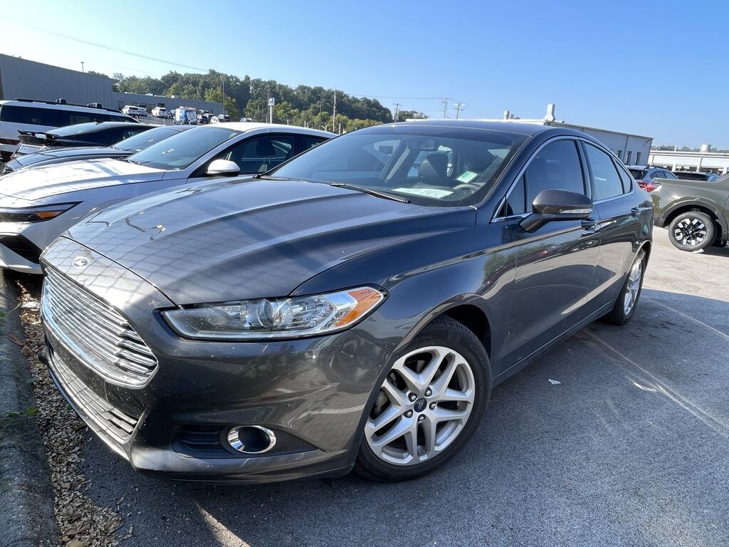 Used 2015 Ford Fusion SE Sedan