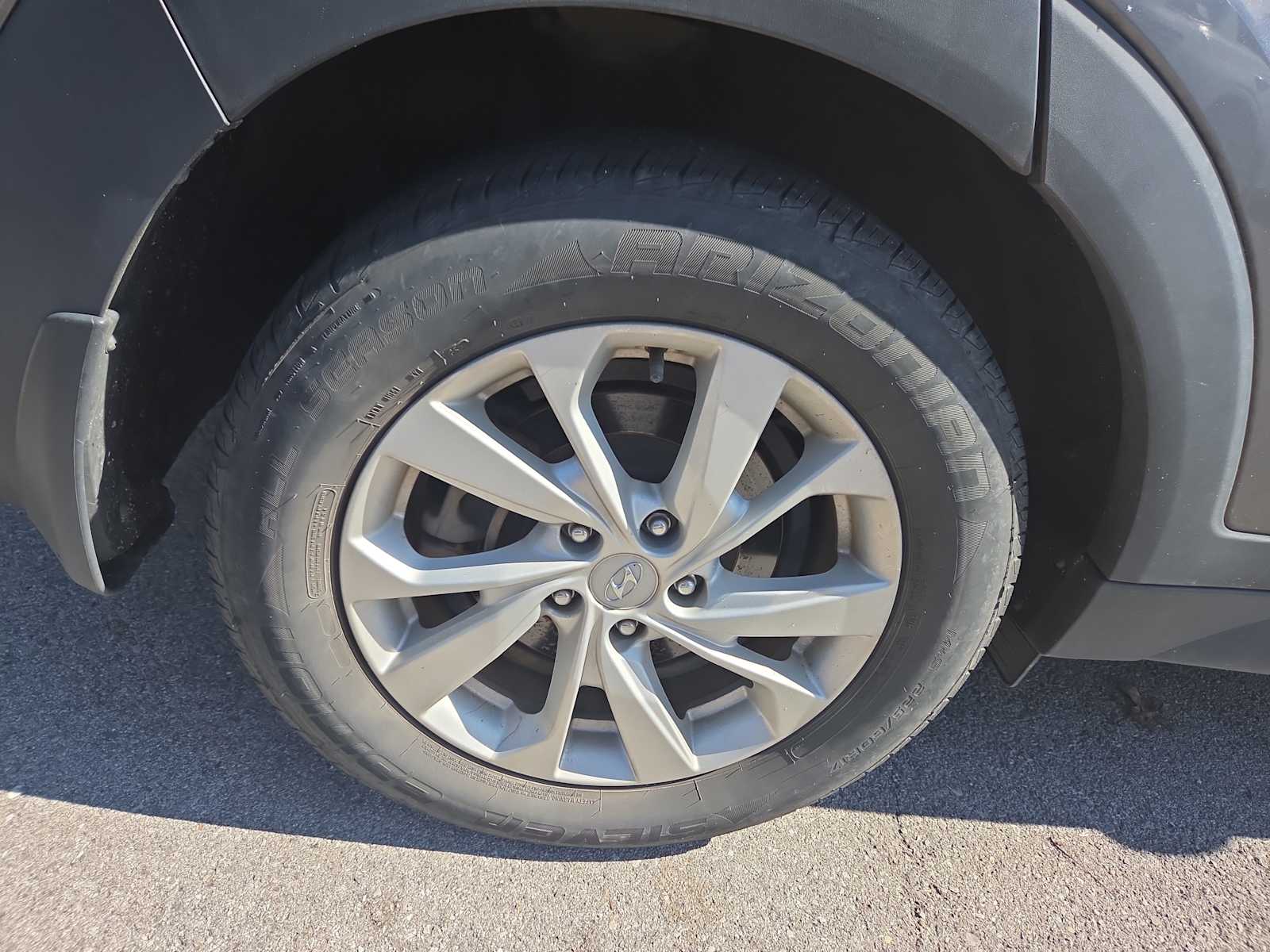 2020 Hyundai Tucson Value photo 3