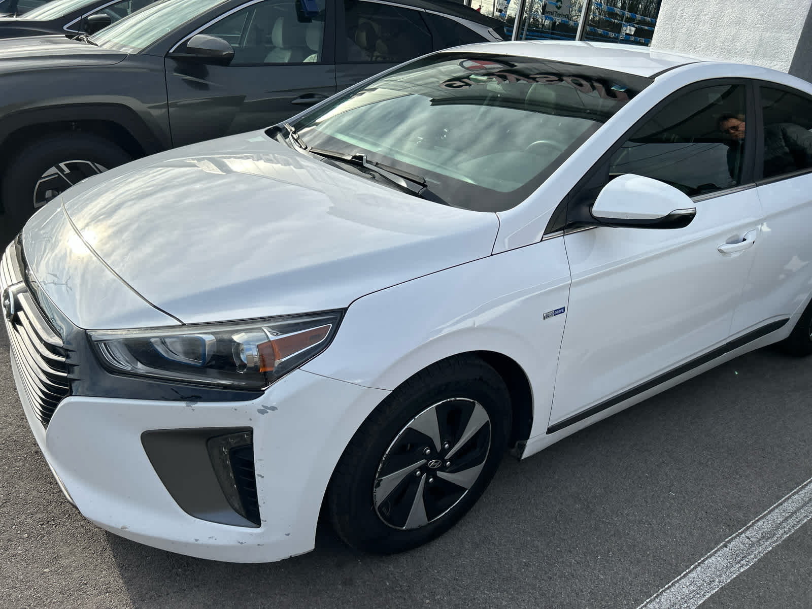 2017 Hyundai Ioniq SEL's photo