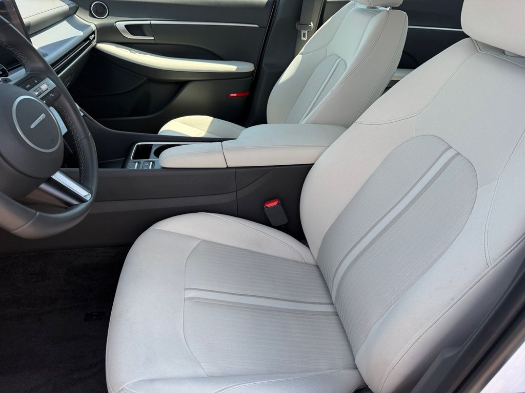 2025 Hyundai Sonata SEL - Photo 10