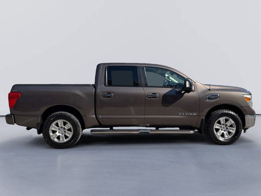 Used 2017 Nissan Titan SV Truck Crew Cab