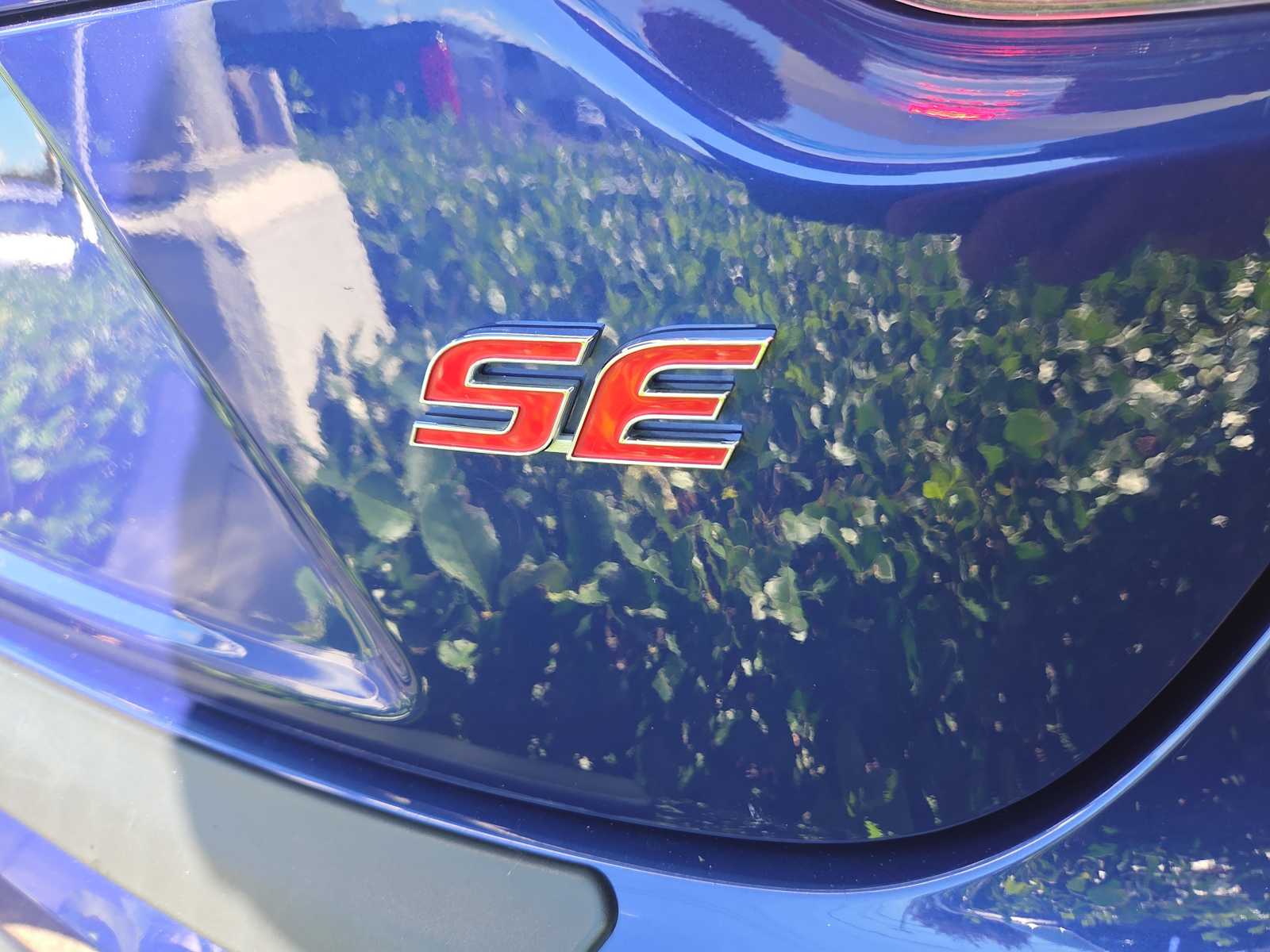 2022 Toyota Corolla SE photo 3