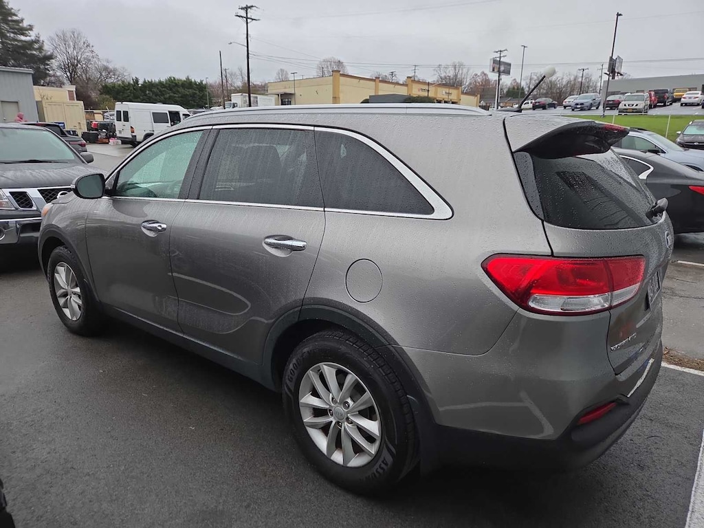 Used 2017 Kia Sorento LX SUV