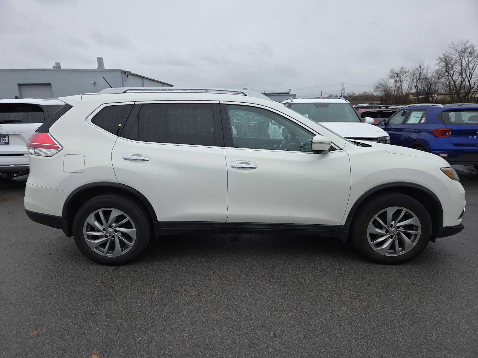 2014 Nissan Rogue SL photo 4