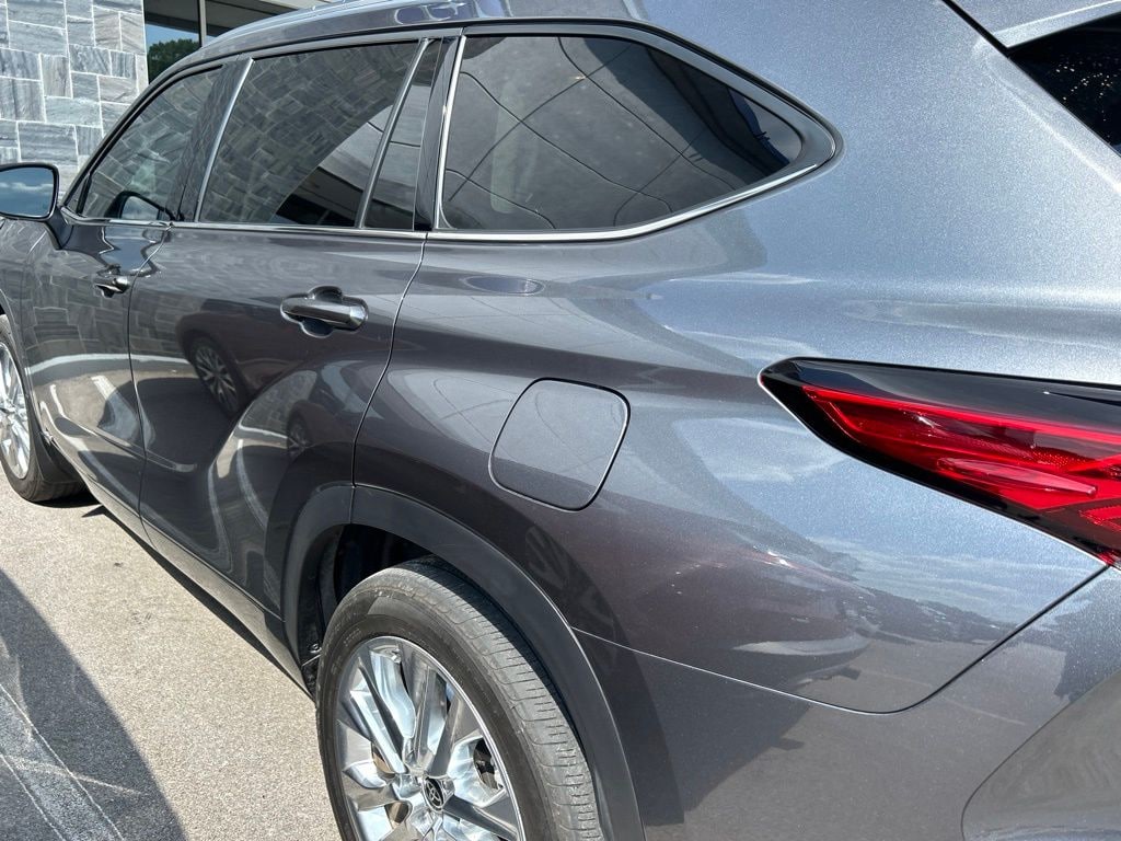 Used 2023 Toyota Highlander Hybrid Limited SUV