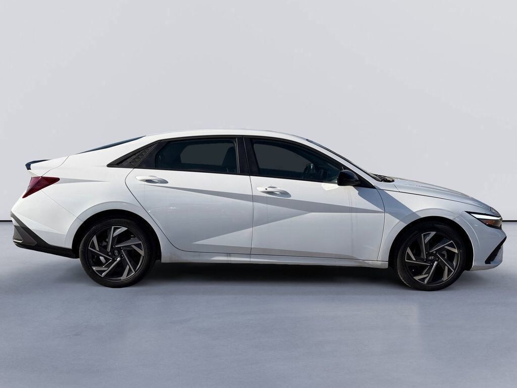Used 2025 Hyundai Elantra SEL Sport Sedan