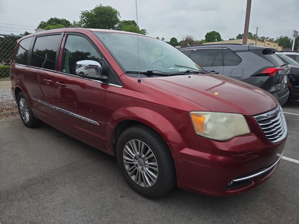 2013 Chrysler Town & Country Touring-L