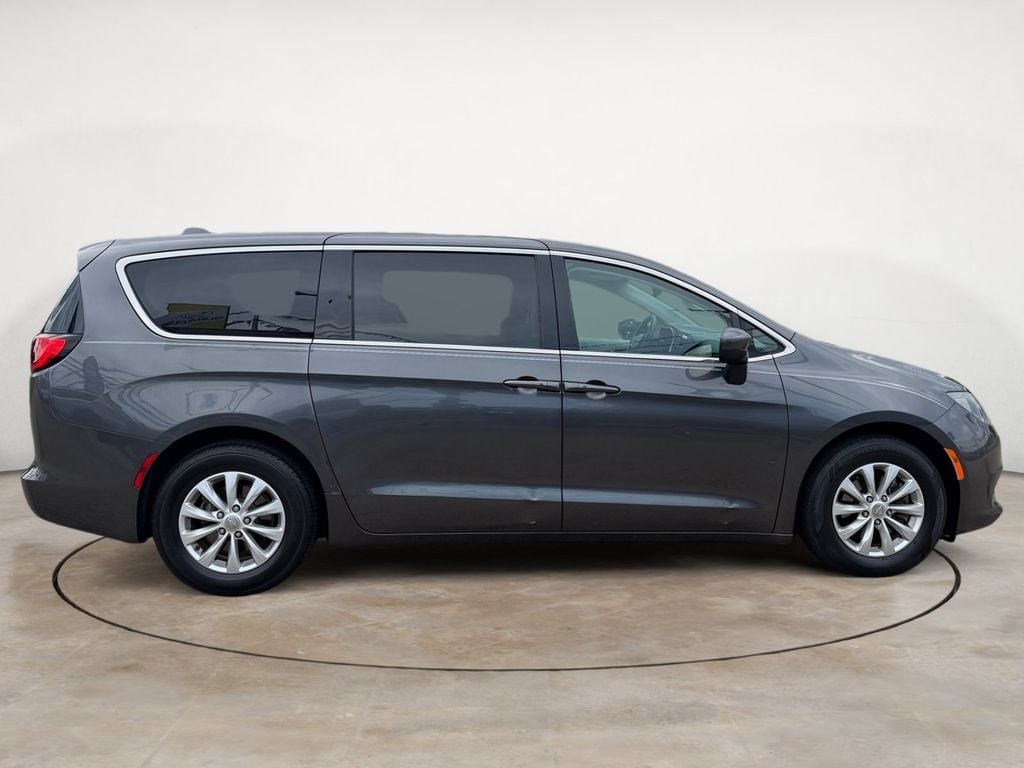 Used 2017 Chrysler Pacifica Touring with VIN 2C4RC1DG2HR520908 for sale in Knoxville, TN