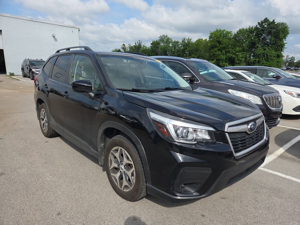 2020 Subaru Forester Premium's photo