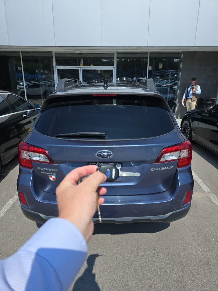 2016 Subaru Outback 2.5i Premium photo 3
