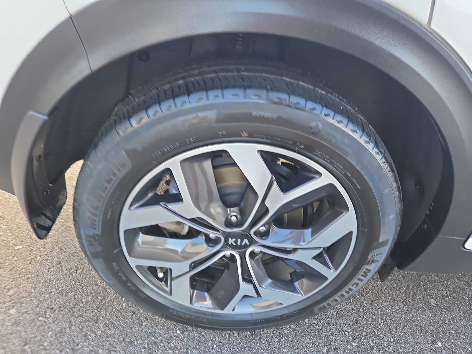 2022 Kia Sportage EX photo 2