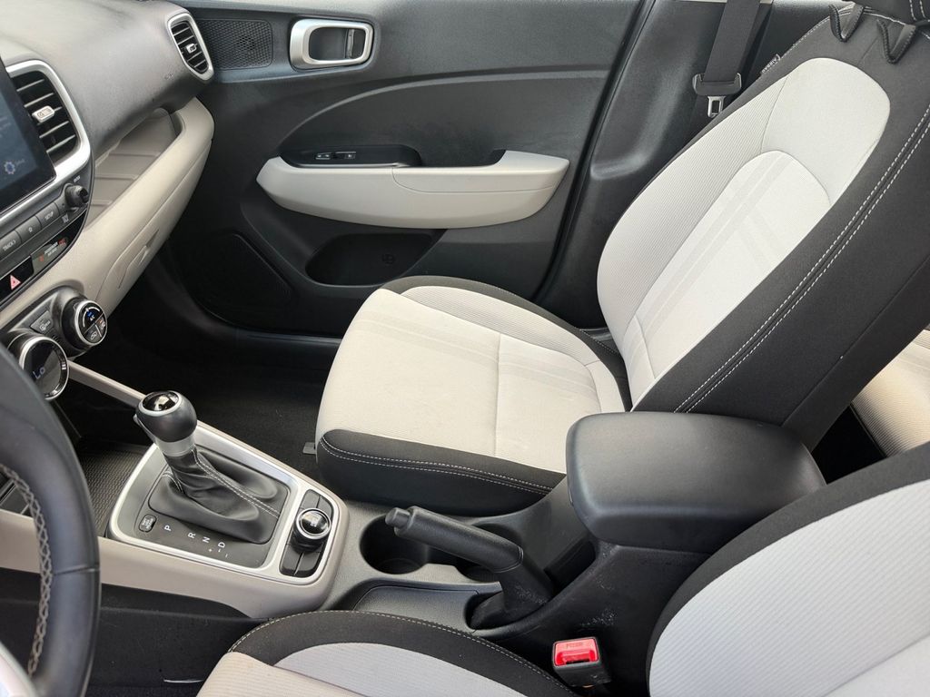 2023 Hyundai Venue SEL - Photo 12