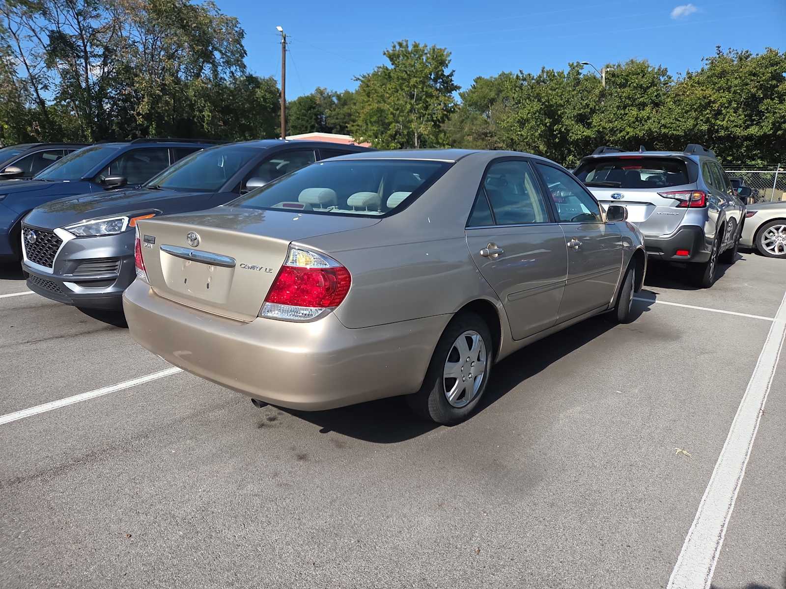 2006 Toyota Camry LE photo 4