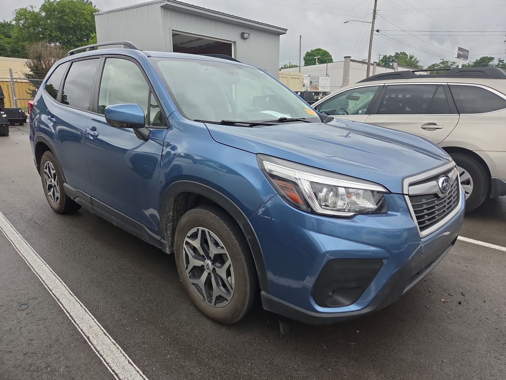 2020 Subaru Forester Premium's photo