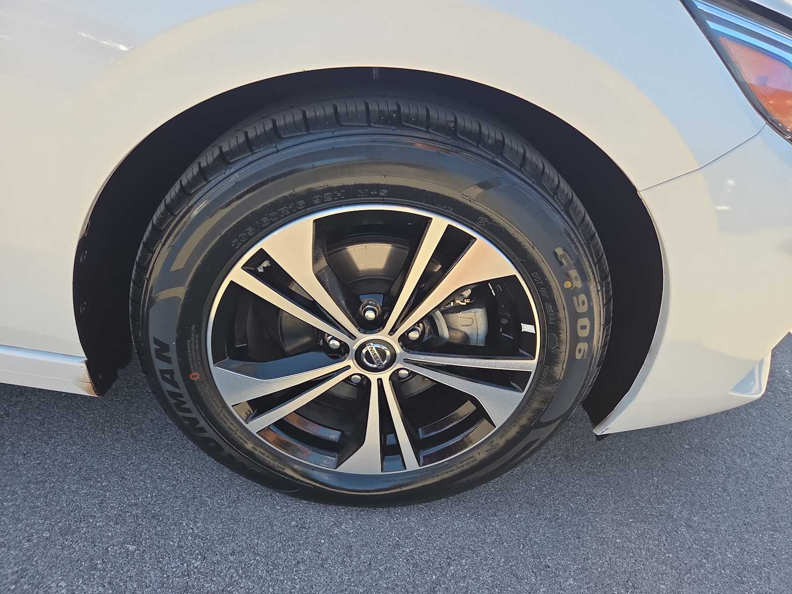 2022 Nissan Sentra SV photo 2