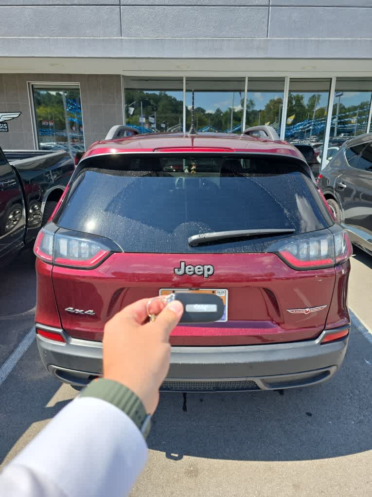 2019 Jeep Cherokee Trailhawk photo 3