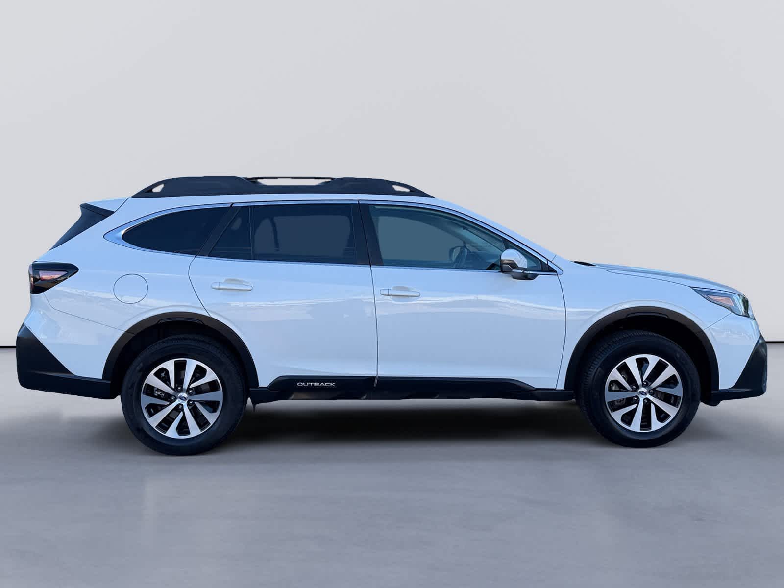 2020 Subaru Outback Premium photo 2