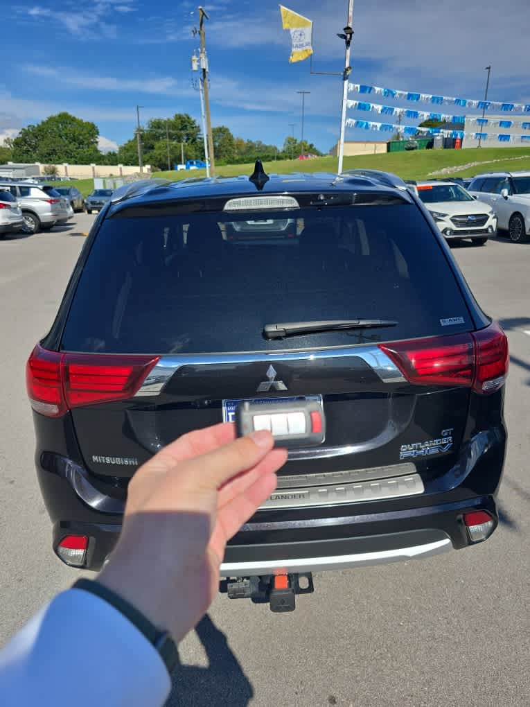 2018 Mitsubishi Outlander PHEV GT photo 3