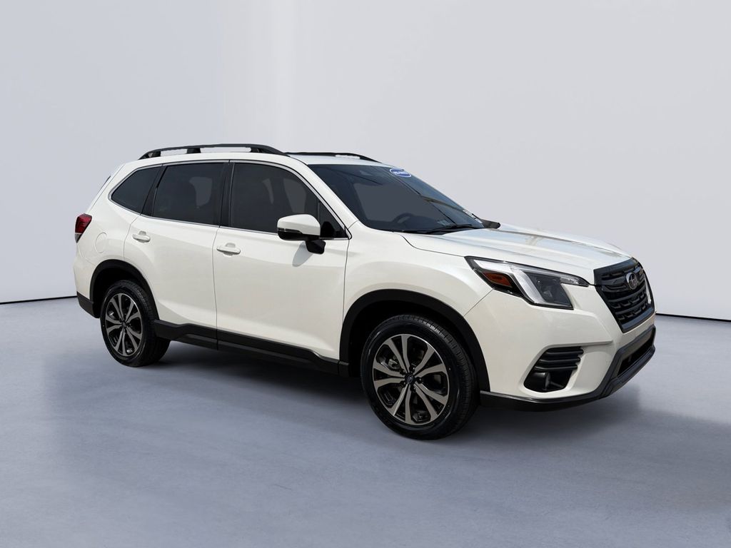 2023 Subaru Forester Limited's photo