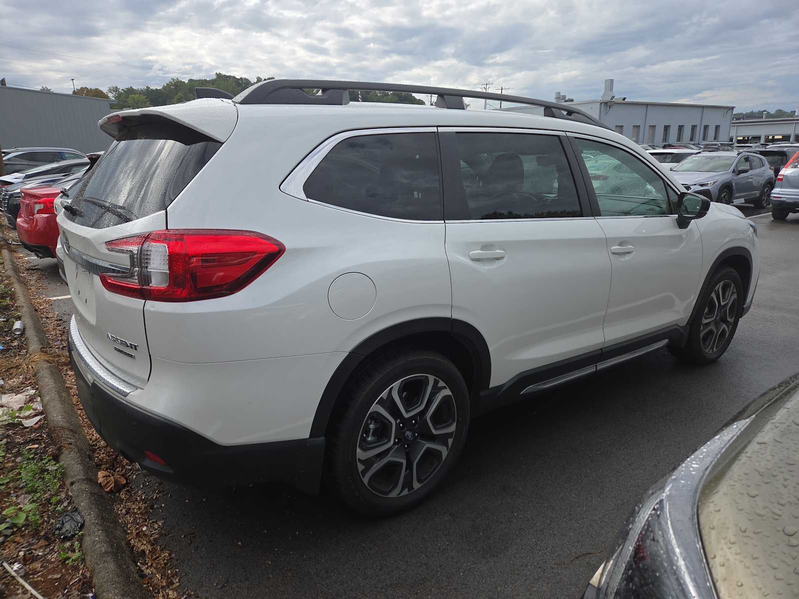 2024 Subaru Ascent Limited photo 3