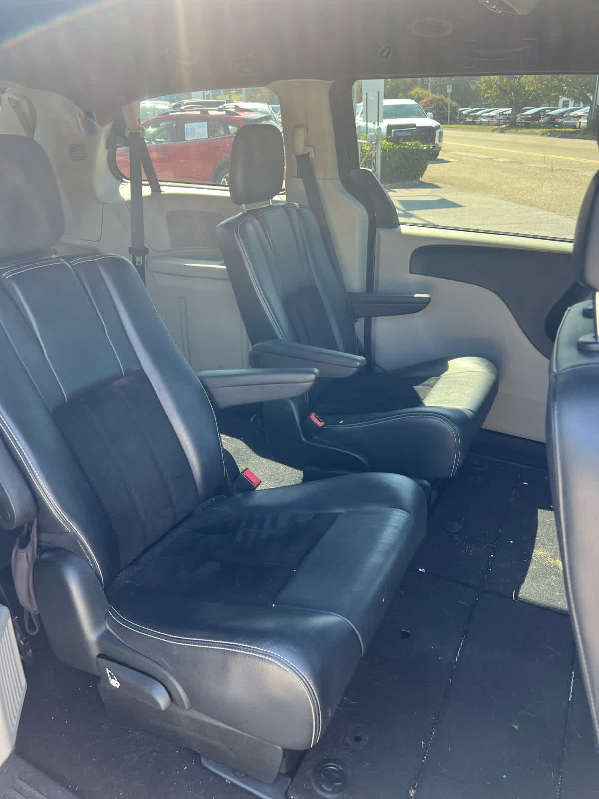 2017 Dodge Grand Caravan SXT photo 3
