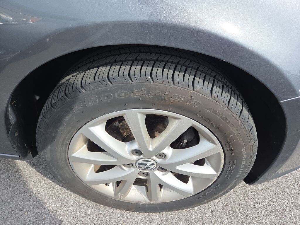 Used 2010 Volkswagen Jetta Limited Sedan